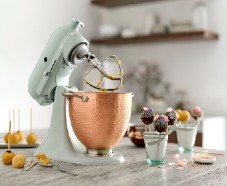 En jeu : 1 robot pâtissier Artisan KitchenAid + 10 coffrets de macarons