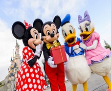 En jeu : 12 entrées pour Disneyland Paris + peluches Mickey
