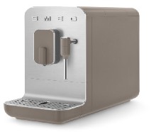 Gagnez une machine à café expresso SMEG